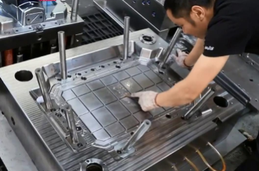 Sửa chữa Khuôn Mẫu